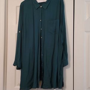 Ladies emerald green button front tunic 28w